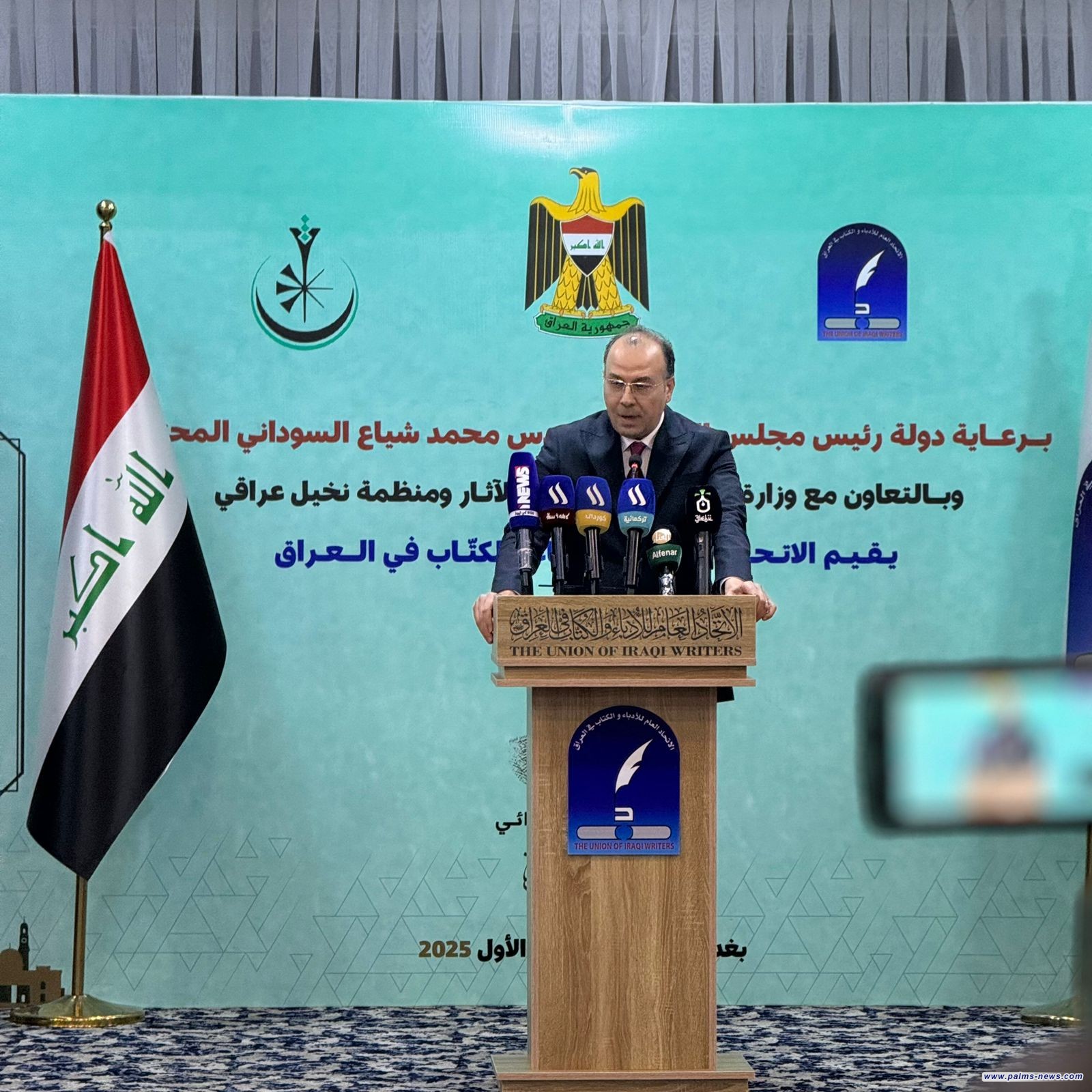 الشاعر عارف الساعدي من مهرجان جواهريون:المجد يكمن في أن يتحول شاعر إلى عالم تحتضن خيمته الجميع.